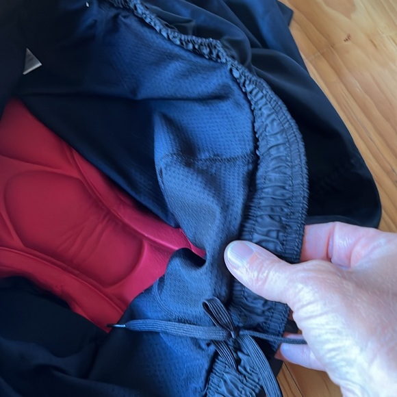 Like new bicycle shorts with built in chamois - Picture 4 of 6